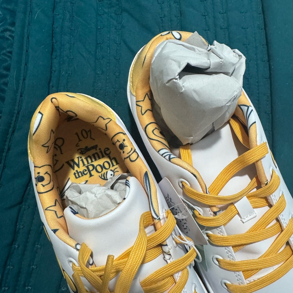 Disney White & Yellow Winnie the Pooh Kids Sneakers - Picture 3 of 5